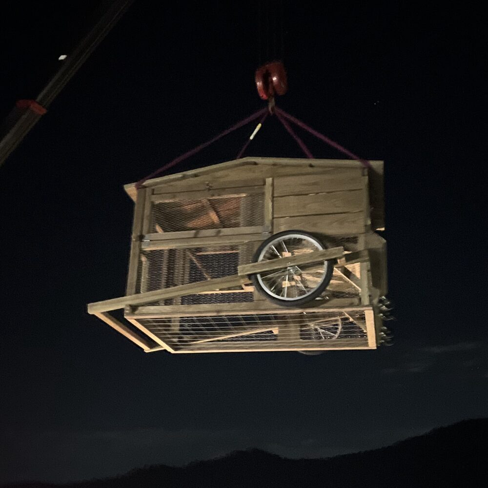 空飛ぶチキントラクター⁉️ - チキントラクターの製造・販売- SAPGREEN